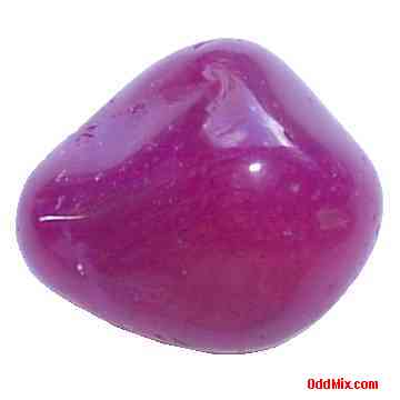 Quartz Red Stone Pebble Polished Collectible [5 KB]