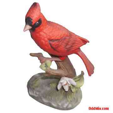 Fine Porcelain Figurine Artwork Cardinal Bird Vintage Classic Collectible Handpainted [7 KB]