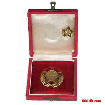 Excellent Worker Award Medals Boxed Set Hungarian Productivity Large Small Pin [7 KB]